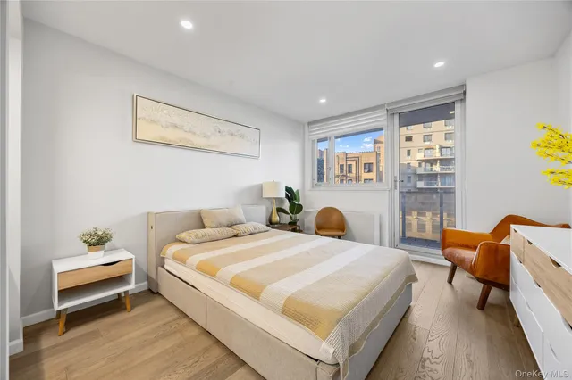 a view of a storage & utility room with washer and dryer