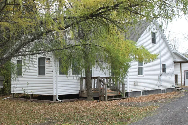 $189,900 | 411 South River Street, Cook, MN 55723
