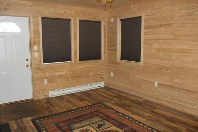 $189,900 | 411 South River Street, Cook, MN 55723