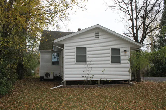 $189,900 | 411 South River Street, Cook, MN 55723