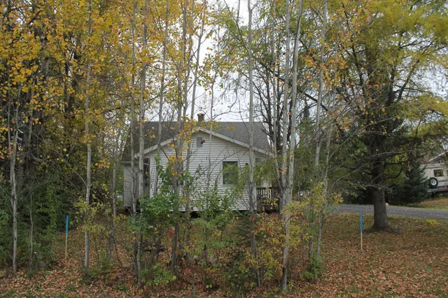 $189,900 | 411 South River Street, Cook, MN 55723