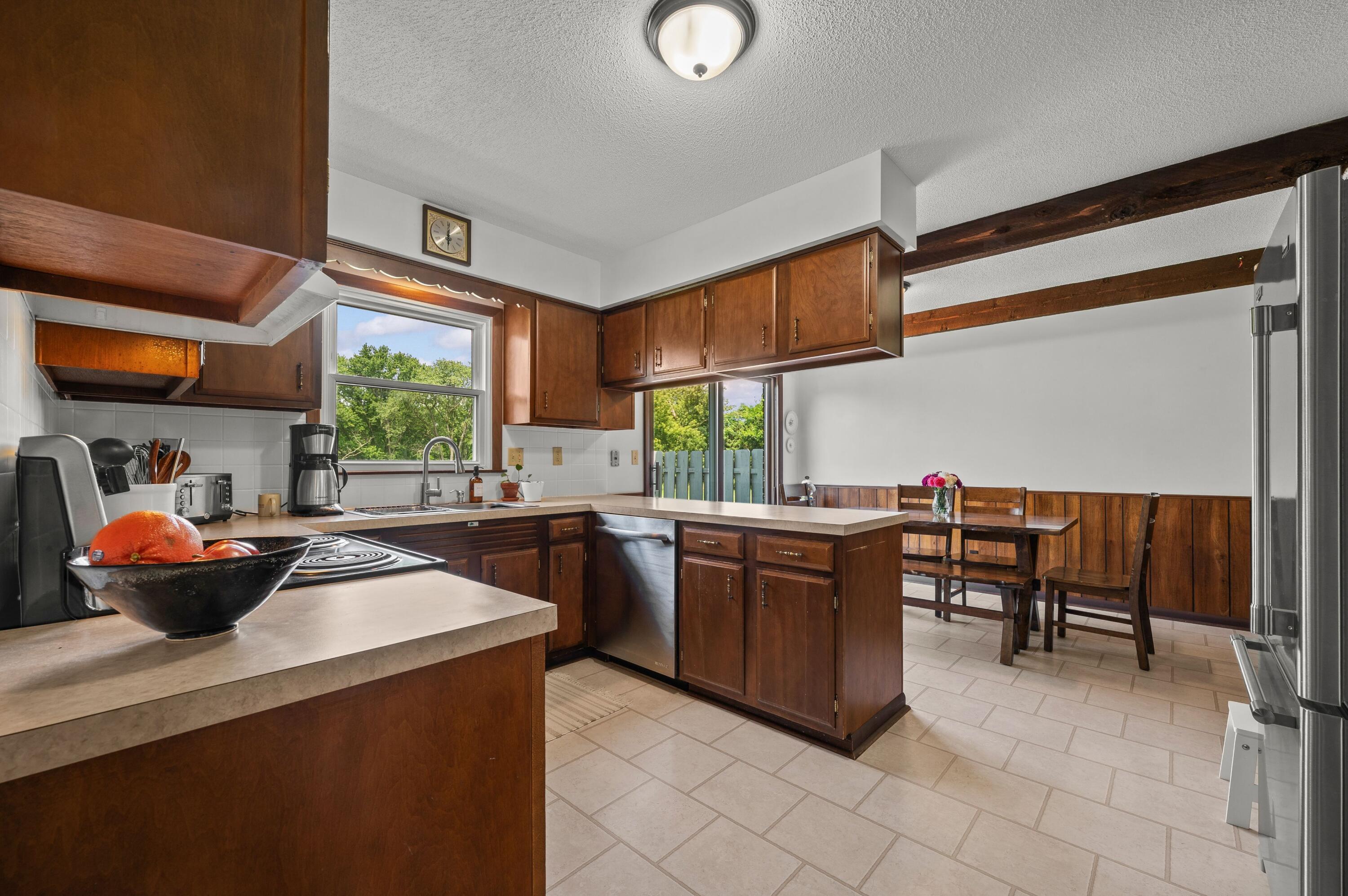 5640 Tilly Road St. Joseph, MI 49085 - Photo 11 of 58 38DSC_8276