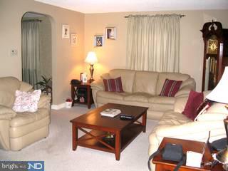 311 South Rolling Road Springfield, PA 19064 - Photo 2 of 5
