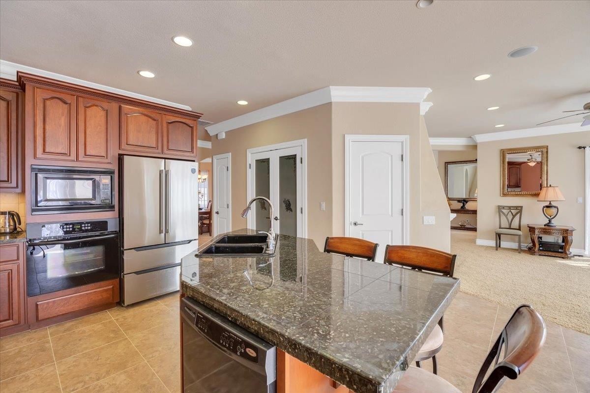 294 Sunrise Road, Unit 2 Copperopolis, CA 95228 - Photo 24 of 98 Shows like new!