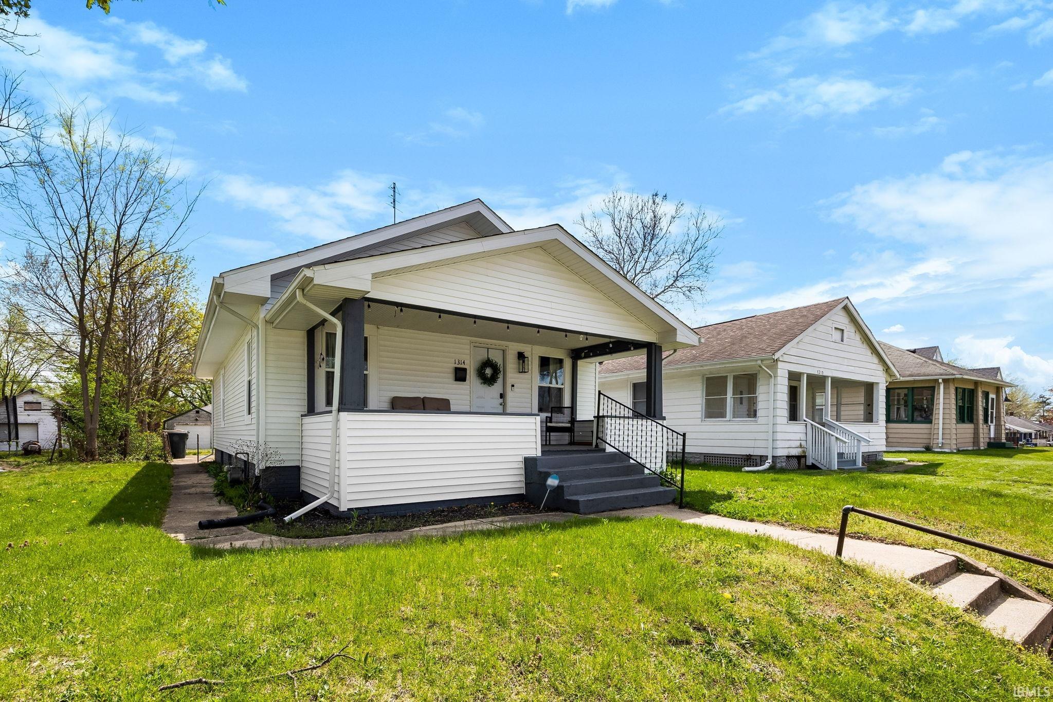 1314 Miner Street South Bend, IN 46617 - Photo 1 of 26