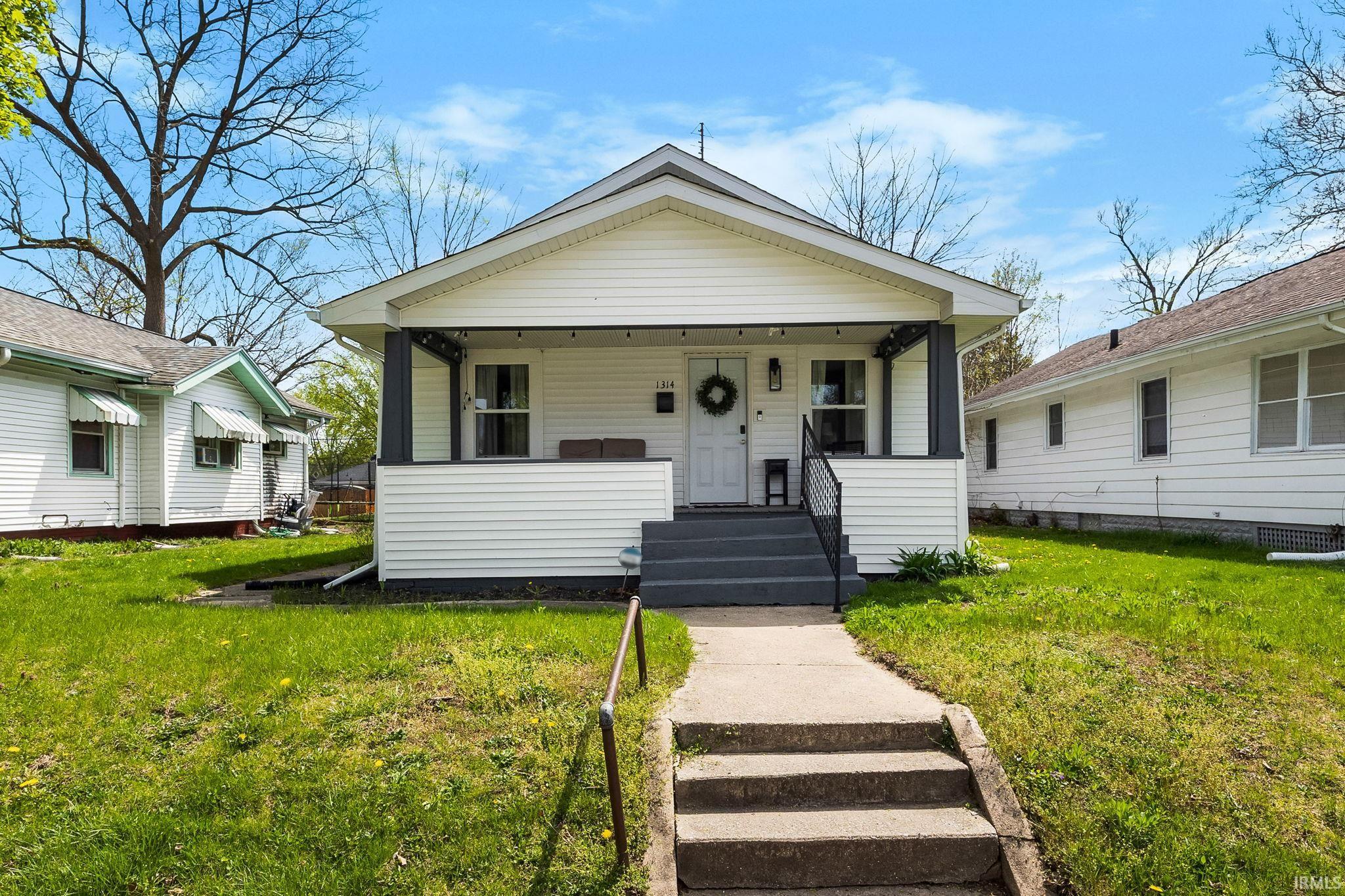 1314 Miner Street South Bend, IN 46617 - Photo 2 of 26