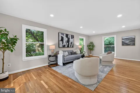 $929,000 | 1395 Stratton Drive, Rockville, MD 20854