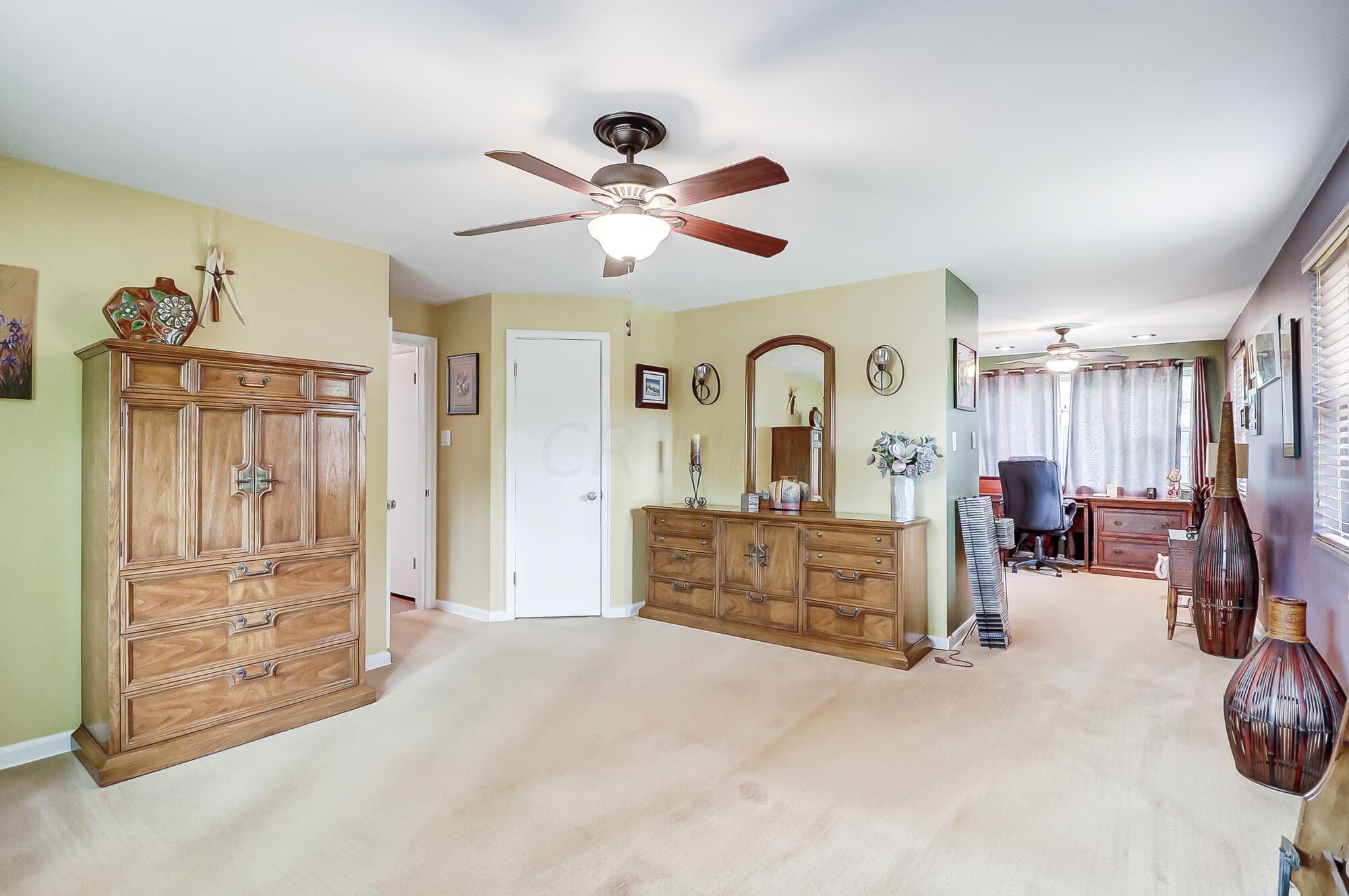 3044 Herrick Road Columbus, OH 43221 - Photo 21 of 36 022