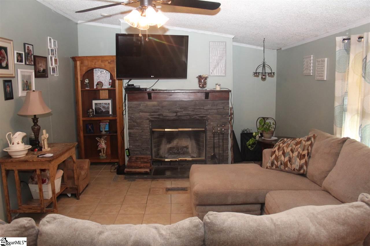 562 Stockton Road Fountain Inn, SC 29644 - Photo 5 of 15