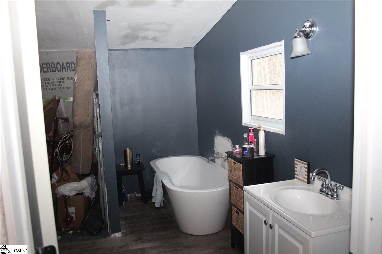 562 Stockton Road Fountain Inn, SC 29644 - Photo 8 of 15