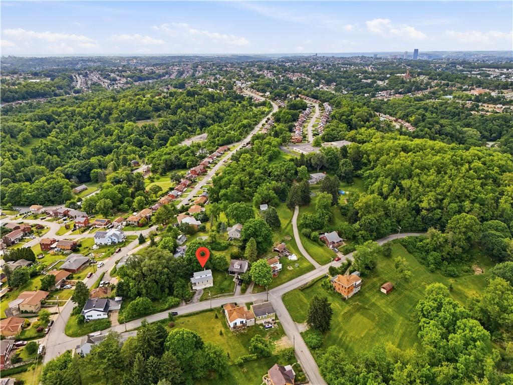 480 Songo Street Pittsburgh, PA 15227 - Photo 33 of 36 an aerial view of residential houses with outdoor space and trees