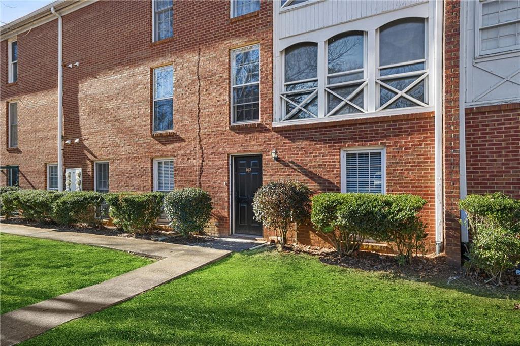 1166 Booth Road Southwest, Unit 202 Marietta, GA 30008 - Photo 3 of 23