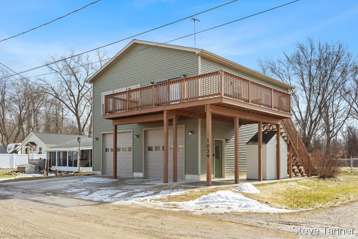 1034 Thompson Street Southwest Stanton, MI 48888 - Photo 3 of 40 1034-Thompson_003