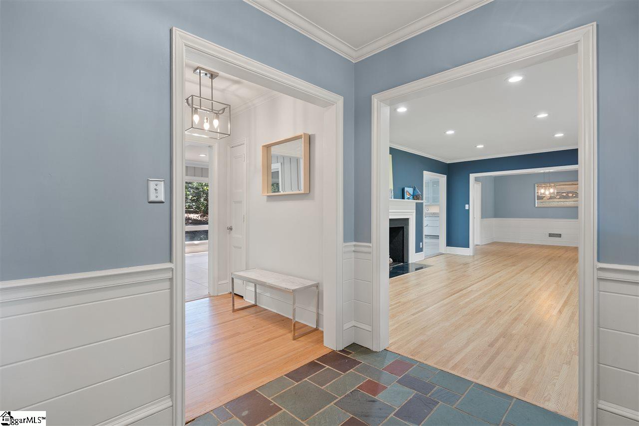 218 Sweetbriar Road Greenville, SC 29615 - Photo 5 of 36 Gallery Image 5