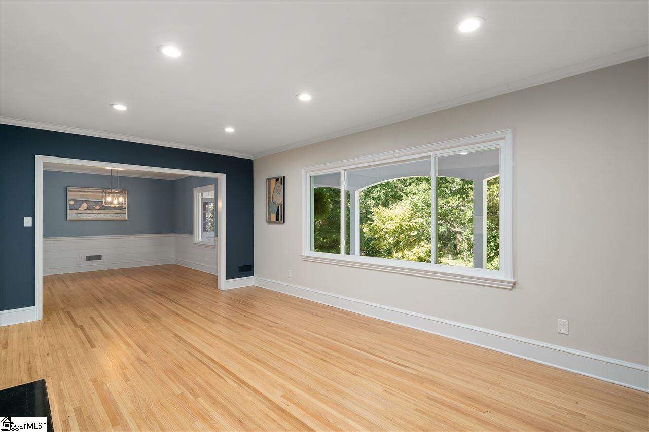 218 Sweetbriar Road Greenville, SC 29615 - Photo 6 of 36 Gallery Image 6