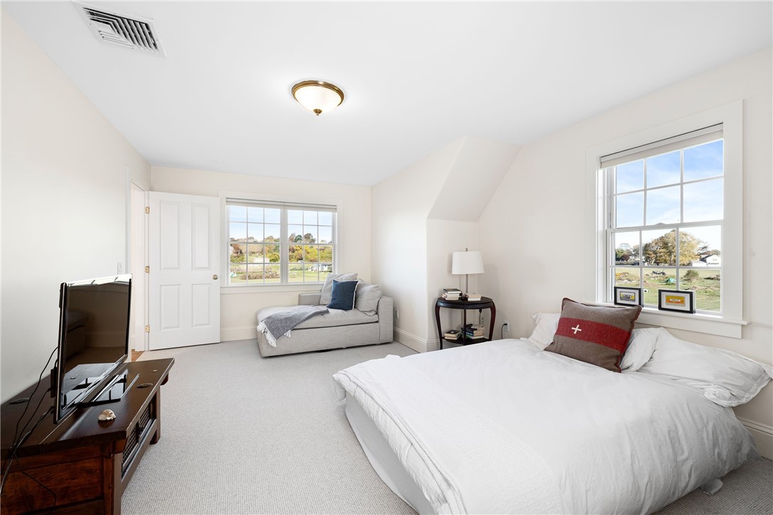 62 Howland Avenue Middletown, RI 02842 - Photo 20 of 26