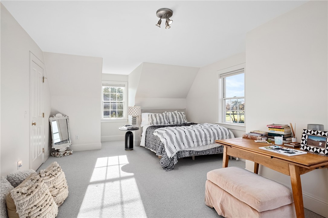 62 Howland Avenue Middletown, RI 02842 - Photo 21 of 26