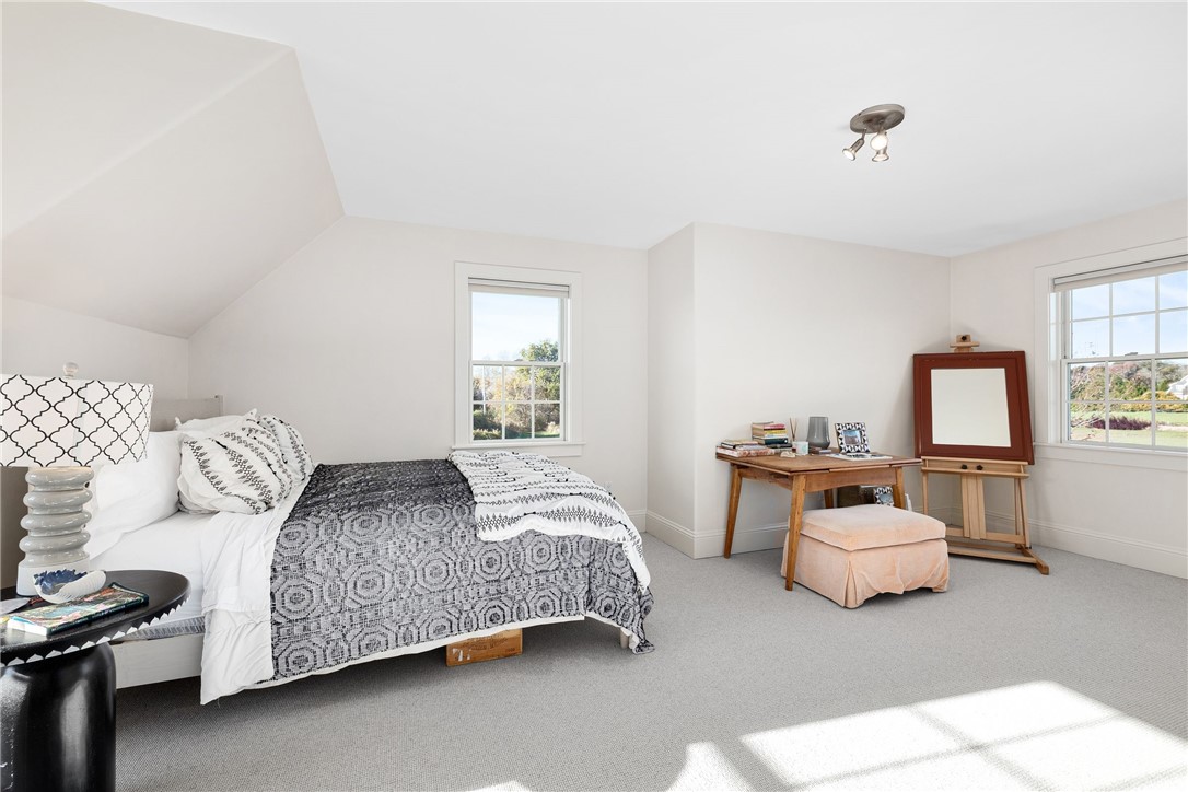 62 Howland Avenue Middletown, RI 02842 - Photo 22 of 26