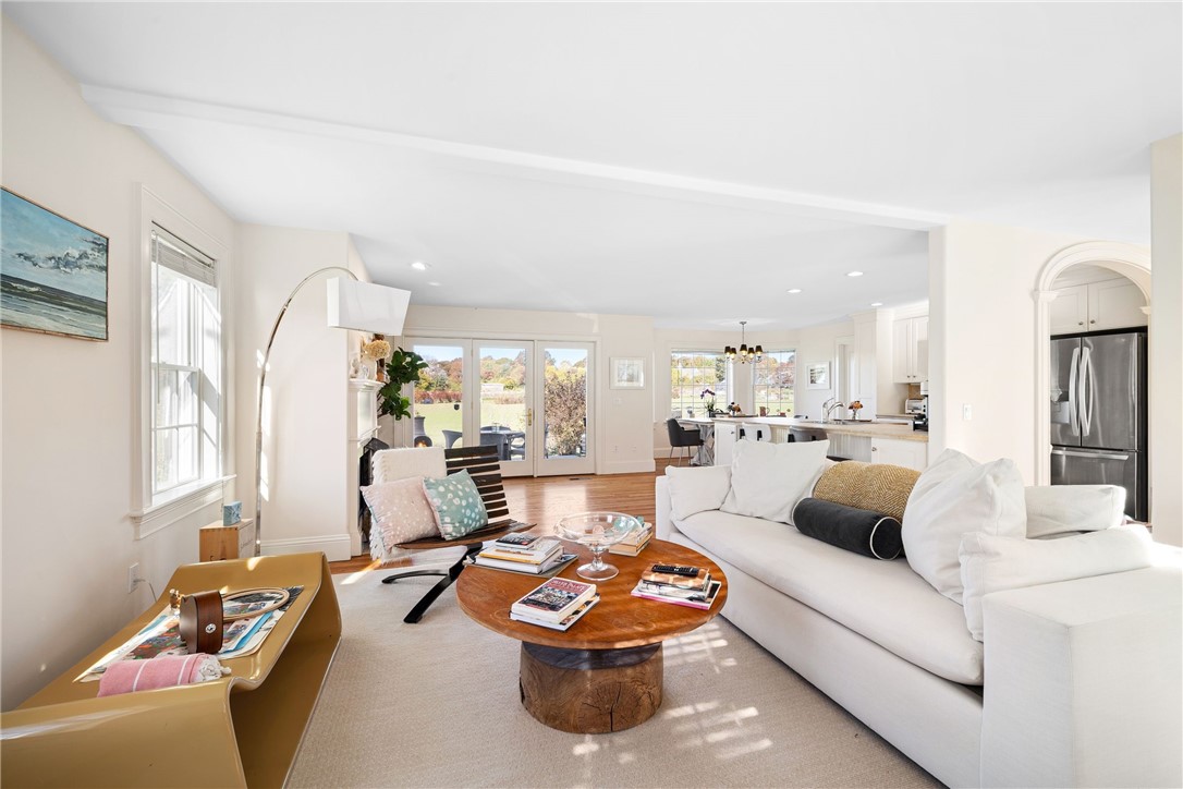 62 Howland Avenue Middletown, RI 02842 - Photo 7 of 26