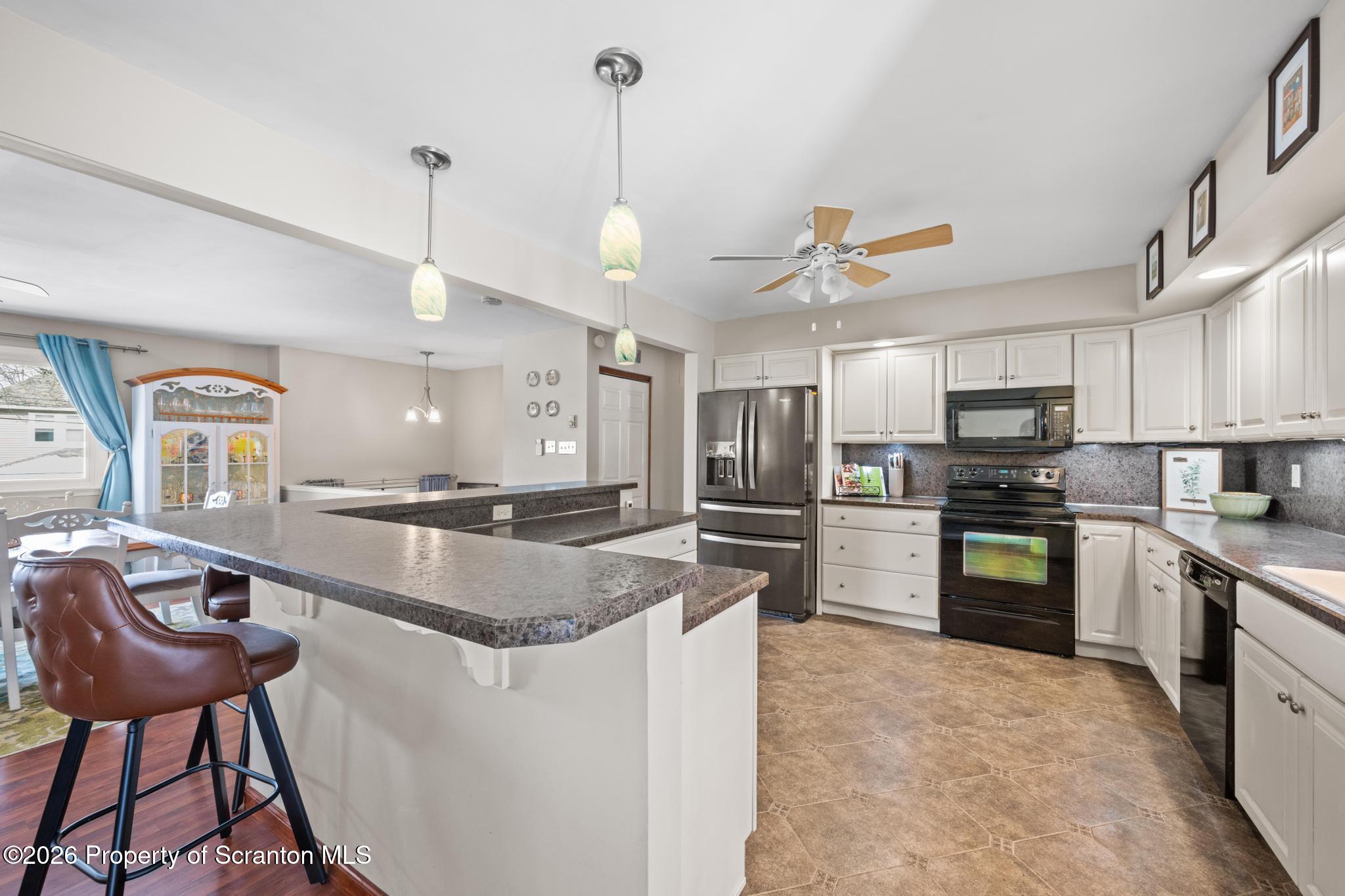 424 New Street Duryea, PA 18642 - Photo 11 of 37 Kitchen