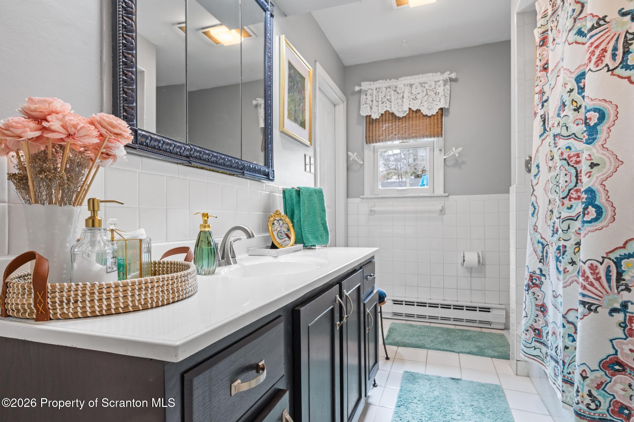 424 New Street Duryea, PA 18642 - Photo 20 of 37 main bath