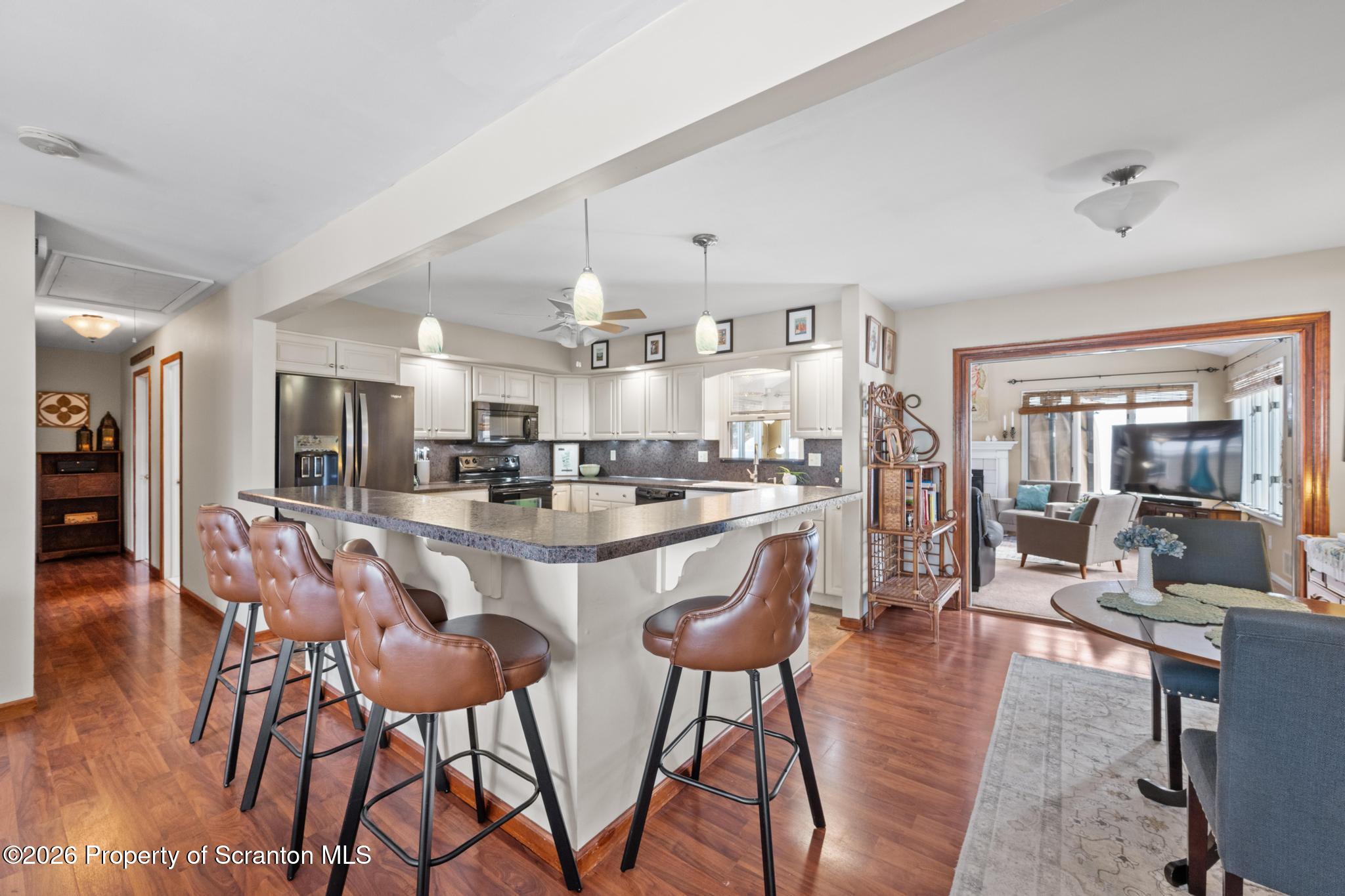 424 New Street Duryea, PA 18642 - Photo 9 of 37 Kitchen