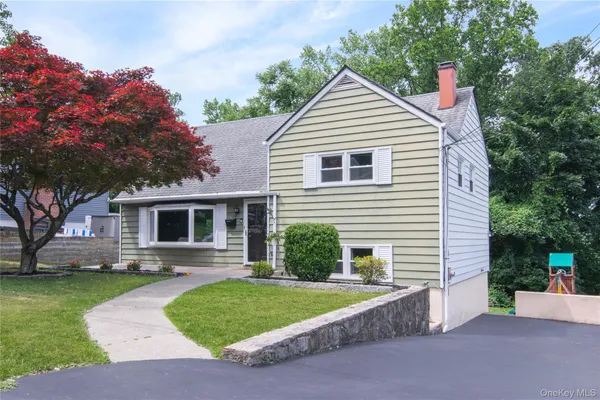 $749,999 | 119 Candlewood Drive, Yonkers, NY 10710