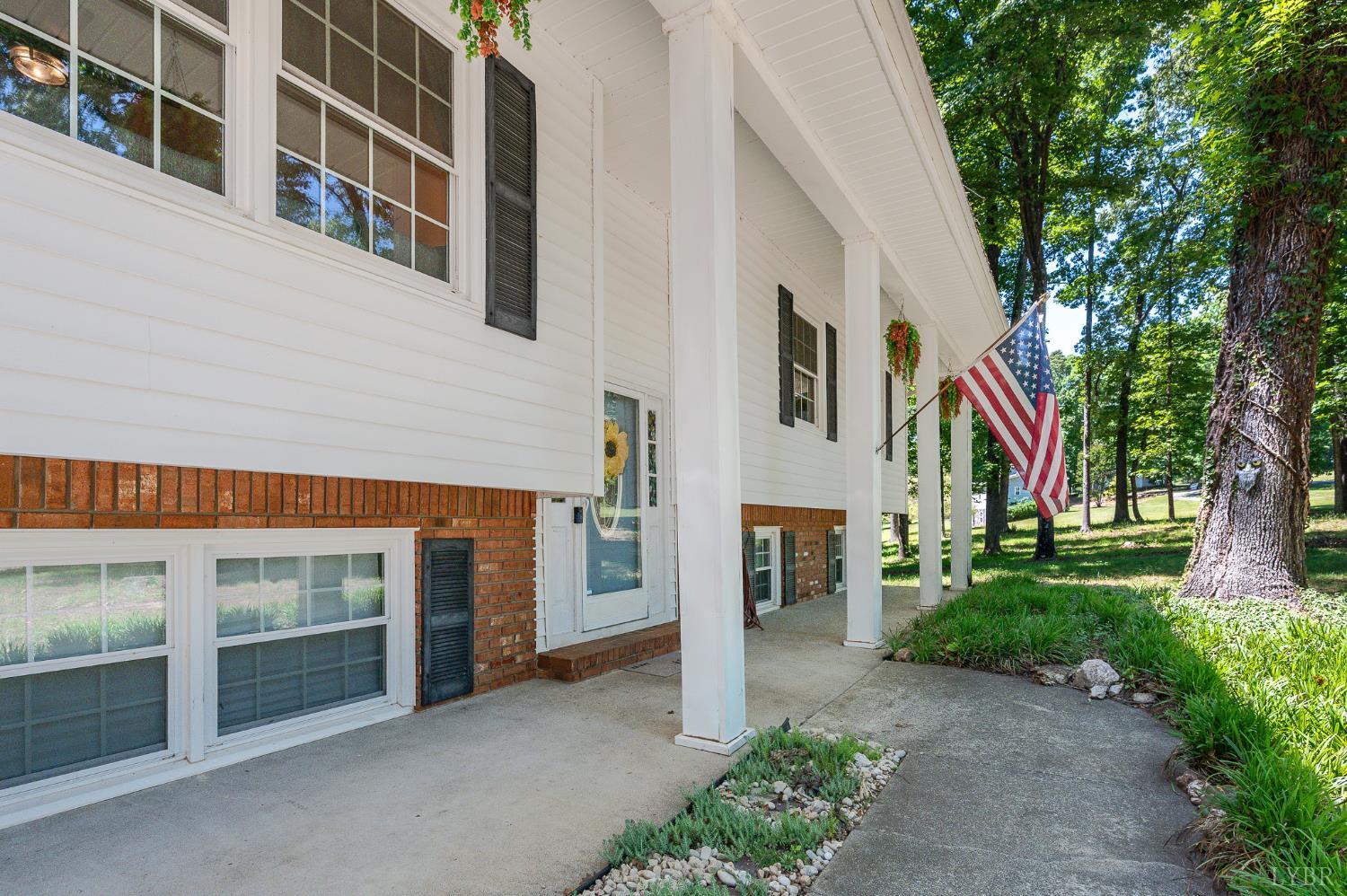 1778 Parker Road Bedford, VA 24523 - Photo 4 of 44