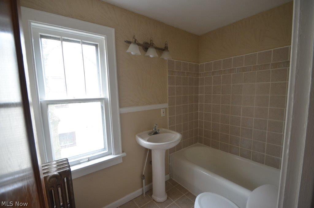 888 Cambridge Road Cleveland, OH 44121 - Photo 14 of 23 Gallery Image 14