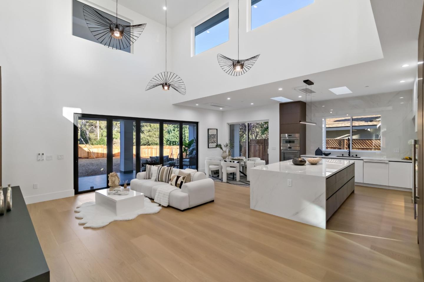 1040 West Riverside Way San Jose, CA 95129 - Photo 12 of 69