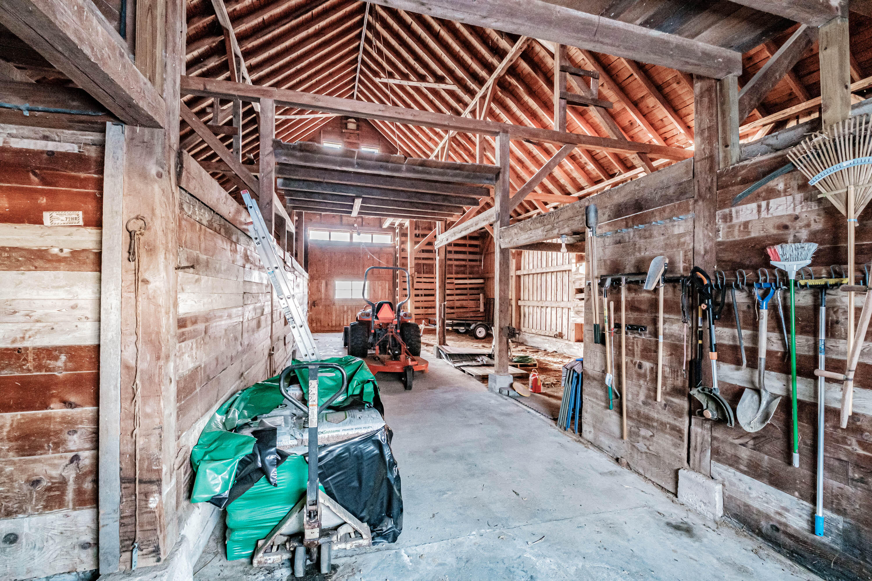 880 New County Road Dayton, ME 04005 - Photo 41 of 53 Barn