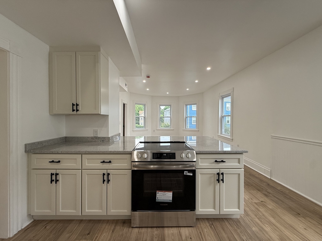 19 Reeves Street, Unit 3 Worcester, MA 01607 - Photo 1 of 8
