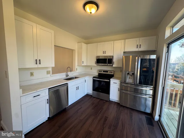 $529,500 | 17306 Rocky Mt Lane, Dumfries, VA 22026