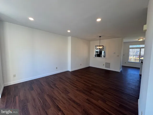 $529,500 | 17306 Rocky Mt Lane, Dumfries, VA 22026