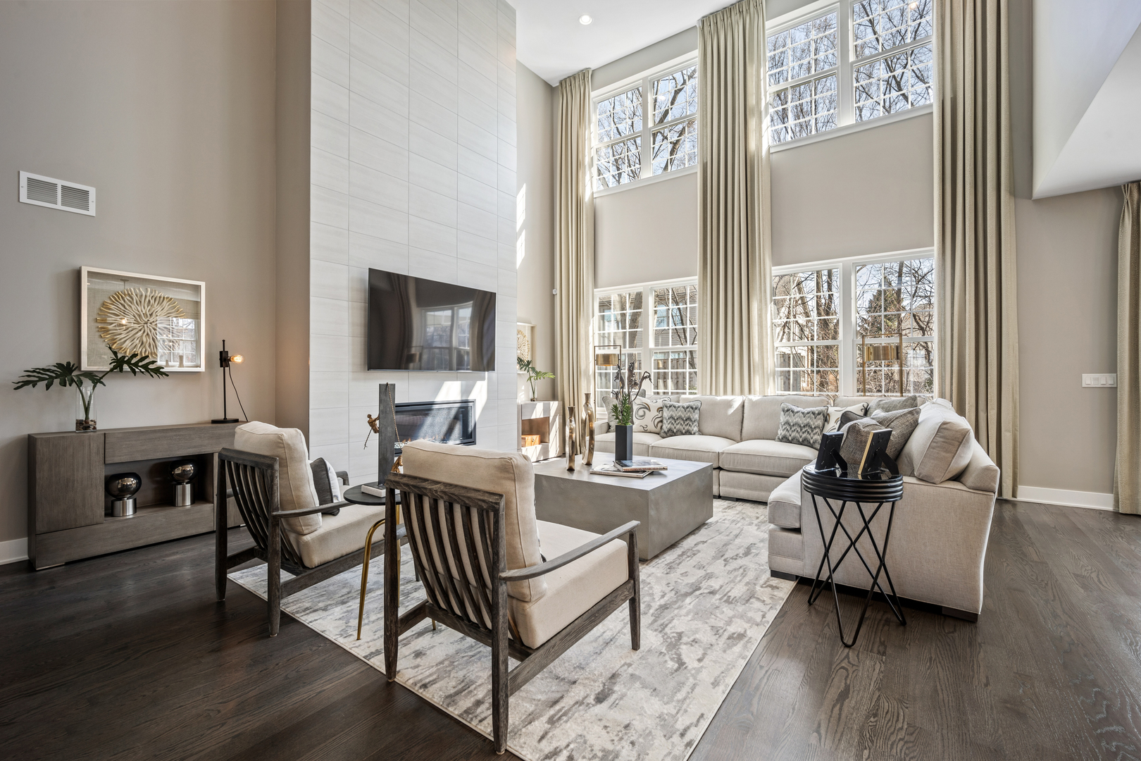 2824 Parkside Circle Glenview, IL 60026 - Photo 10 of 31 a living room with furniture and a flat screen tv