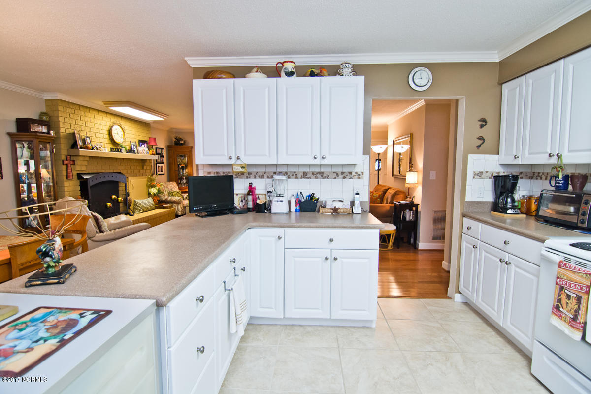 644 Bogue Loop Road Newport, NC 28570 - Photo 17 of 65 Kitchen