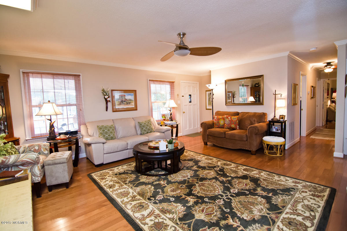 644 Bogue Loop Road Newport, NC 28570 - Photo 9 of 65 Living Room