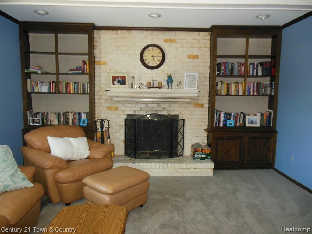 400 Tanglewood Drive Rochester, MI 48309 - Photo 17 of 52 028.jpg