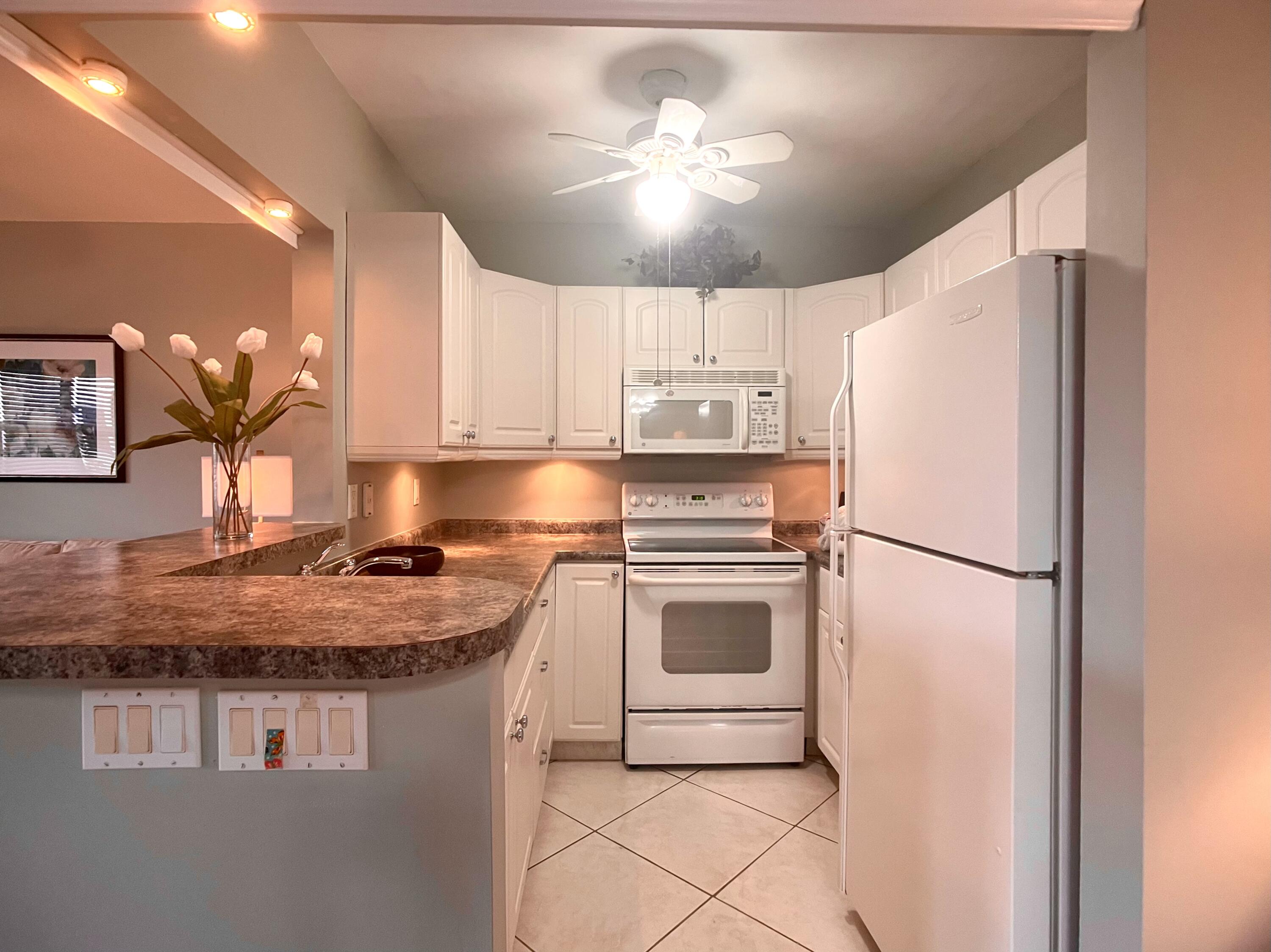 243 Coventry K West Palm Beach, FL 33417 - Photo 3 of 30 0D59A642-F669-40FC-9ECF-BAF770ED23D8