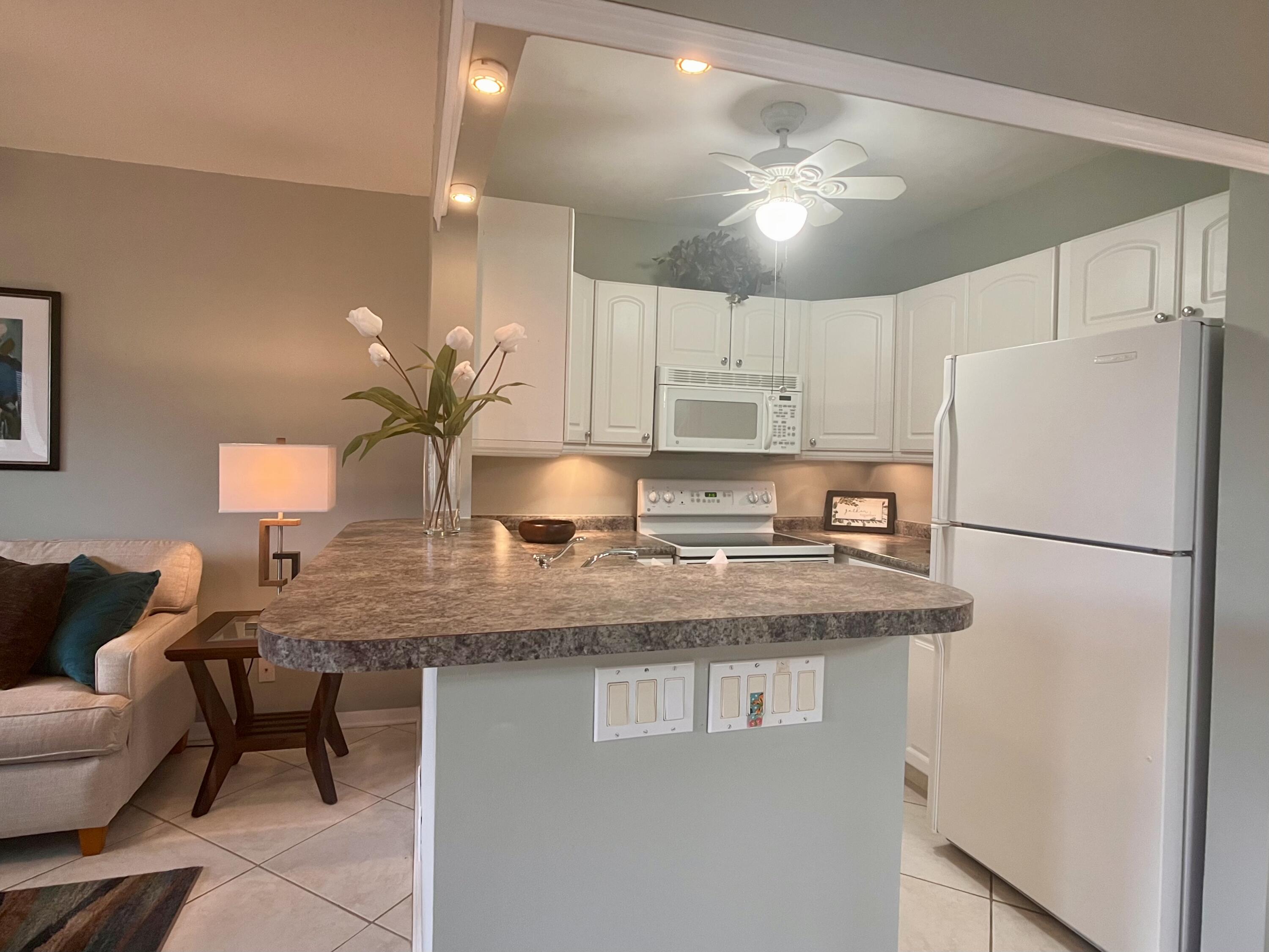 243 Coventry K West Palm Beach, FL 33417 - Photo 4 of 30 2FDBCD09-C8EA-4CF5-ADAE-78FE4BD5F5DC