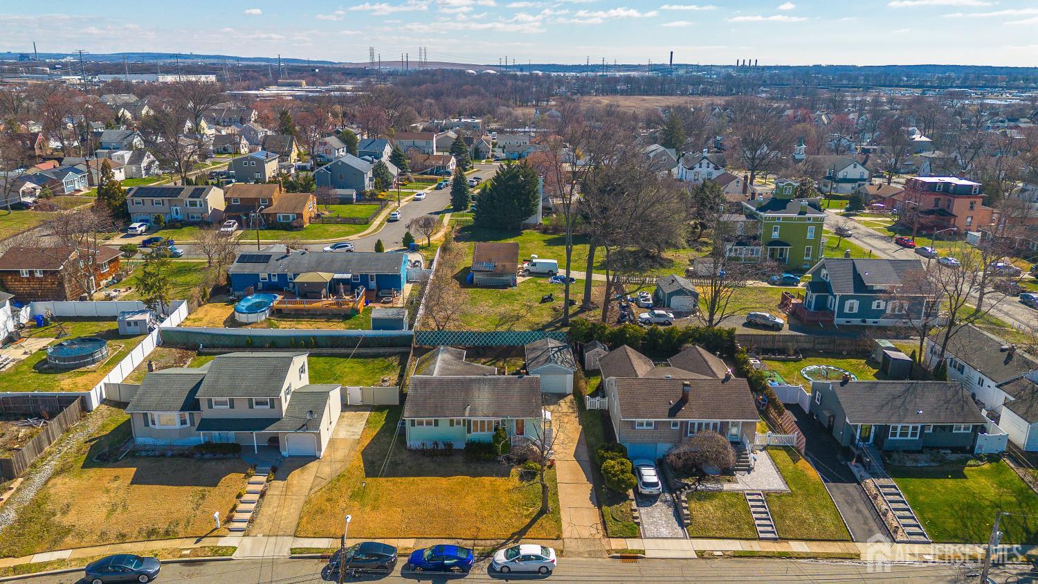 162 Rutherford Avenue Woodbridge, NJ 07095 - Photo 17 of 18 a view of a city