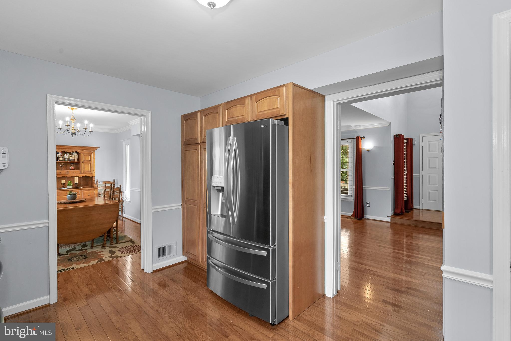 13910 Poplar Tree Road Chantilly, VA 20151 - Photo 15 of 51 Shiny New 2021 SS Refrigerator
