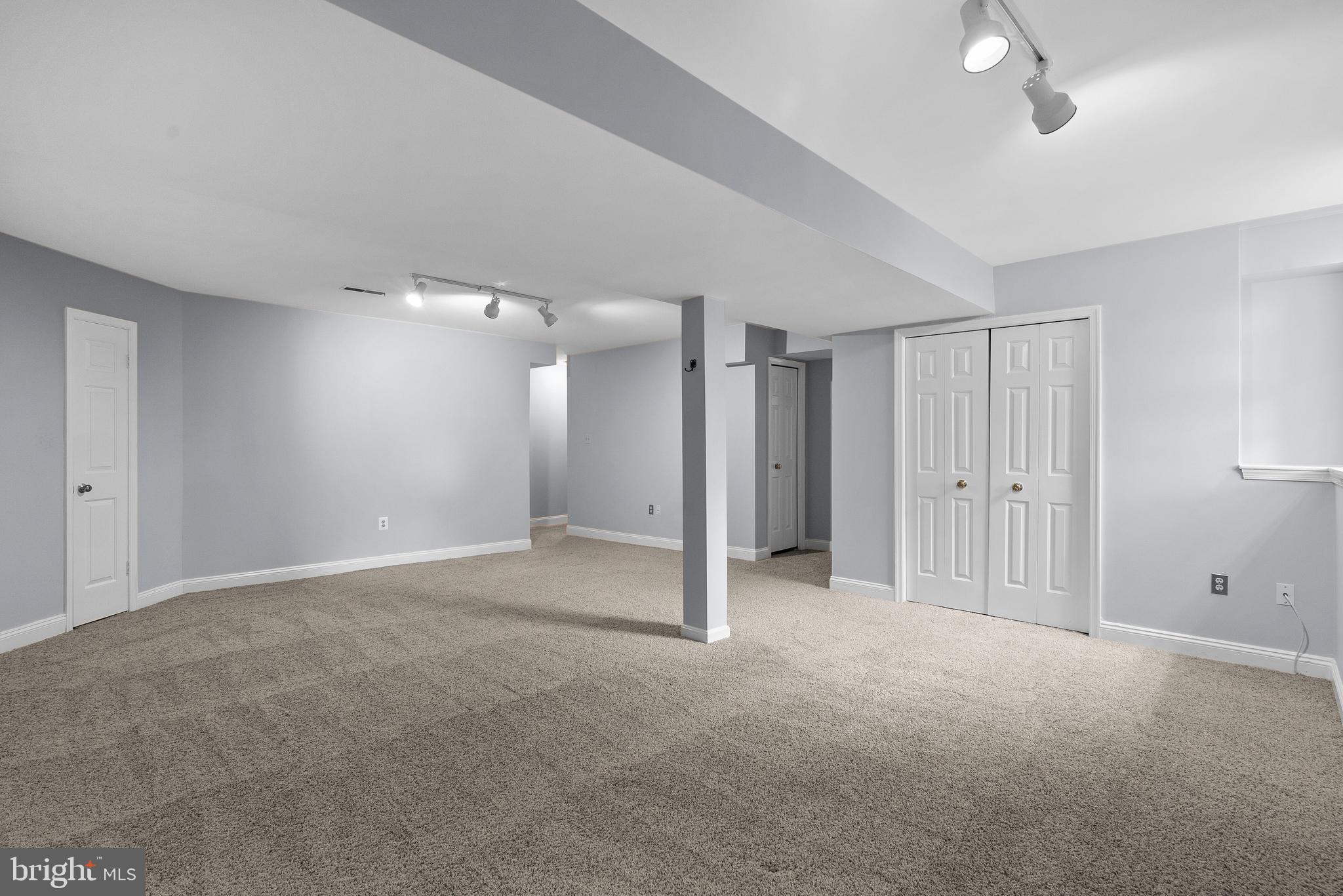 13910 Poplar Tree Road Chantilly, VA 20151 - Photo 39 of 51 Gallery Image 39