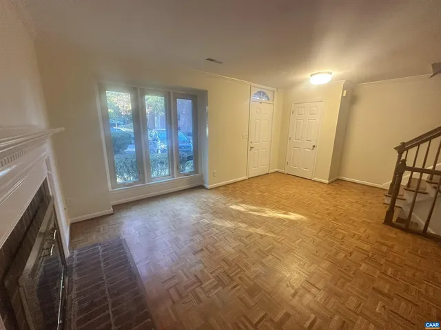 $1,895 | 933 Huntwood Lane, Charlottesville, VA 22901