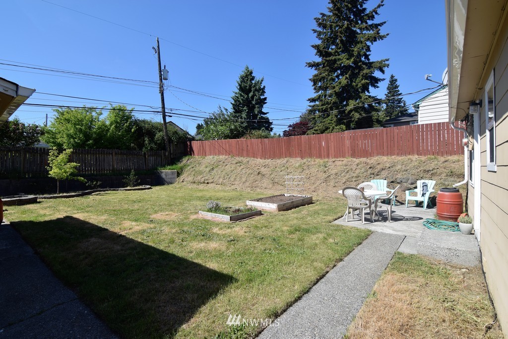 3207 Southwest Roxbury Street Seattle, WA 98126 - Photo 14 of 22 Gallery Image 14