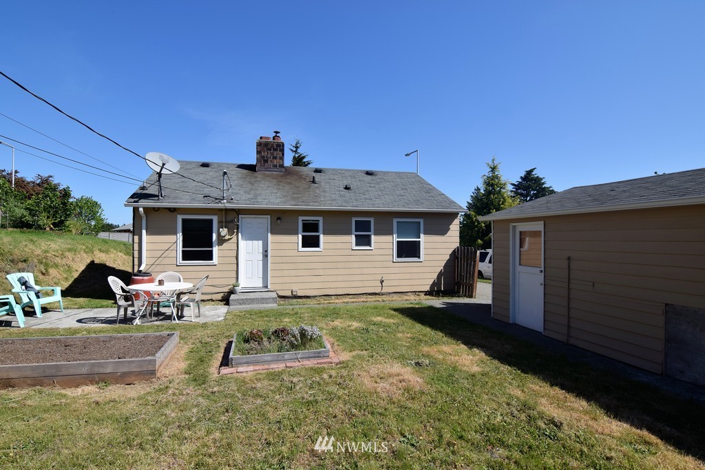 3207 Southwest Roxbury Street Seattle, WA 98126 - Photo 16 of 22 Gallery Image 16