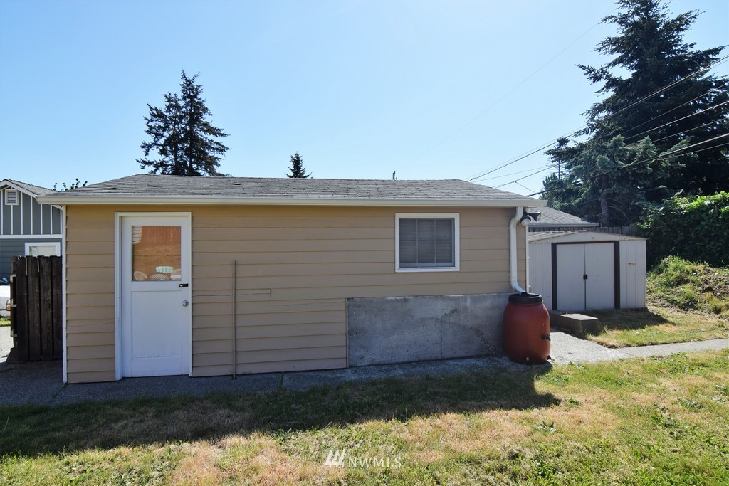 3207 Southwest Roxbury Street Seattle, WA 98126 - Photo 21 of 22 Gallery Image 21