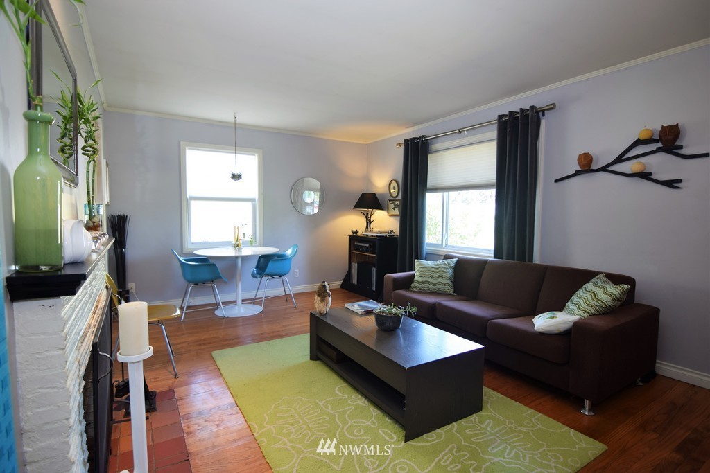 3207 Southwest Roxbury Street Seattle, WA 98126 - Photo 5 of 22 Gallery Image 5