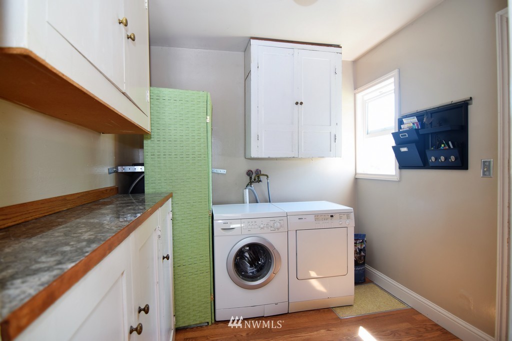 3207 Southwest Roxbury Street Seattle, WA 98126 - Photo 9 of 22 Gallery Image 9