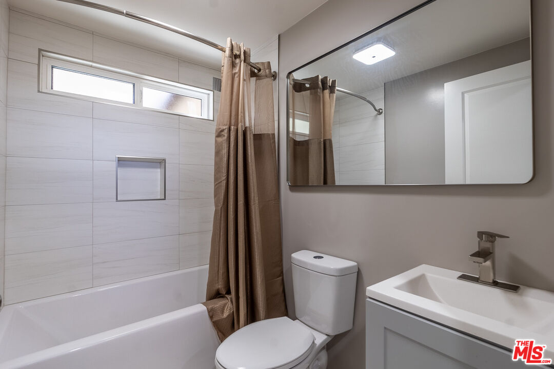 20456 Strathern Street Winnetka, CA 91306 - Photo 21 of 37